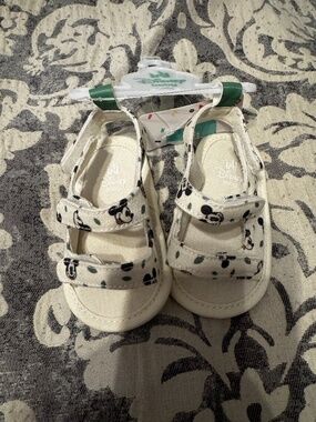 Disney Baby Shoes (Mickey Mouse) 6–9 Months – NEW with Tags